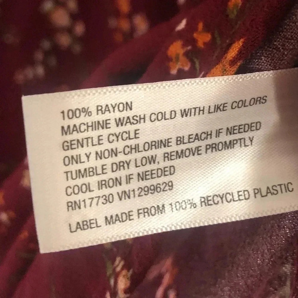 Xhilaration• off the shoulder top - Picture 3 of 6